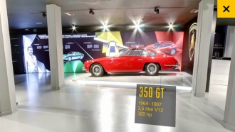 Augmented-Reality-Lamborghini-AR-Screenshot-Museum-Eingang